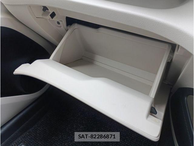 Toyota SIENTA 2015-10 8882144-7