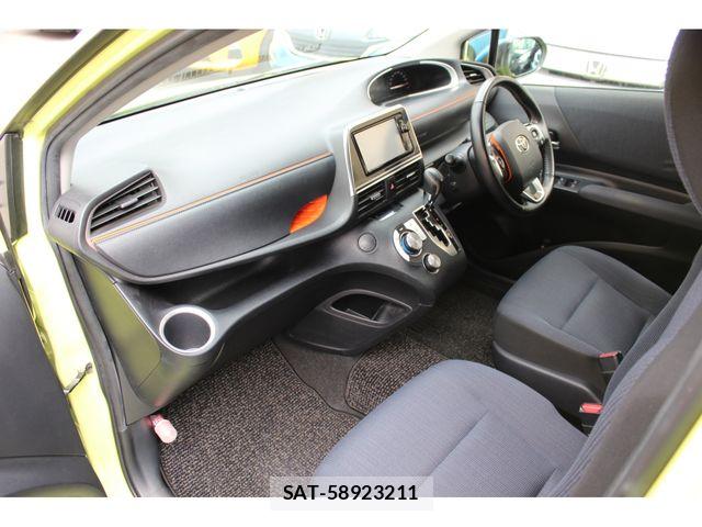 Toyota SIENTA 2015-07 8882146-11