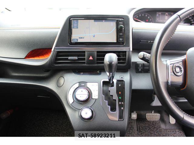 Toyota SIENTA 2015-07 8882146-13