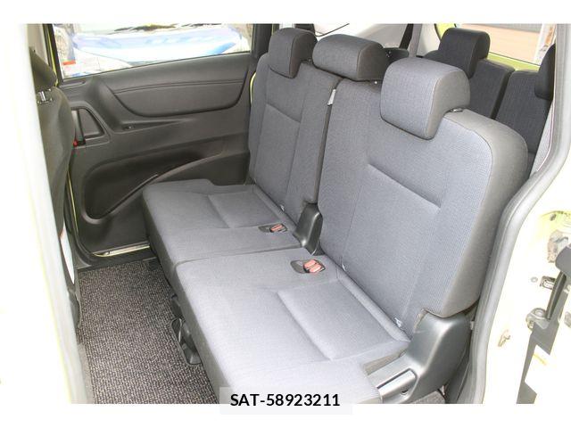 Toyota SIENTA 2015-07 8882146-16