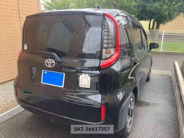 Toyota SIENTA 2022-08 8882123-3