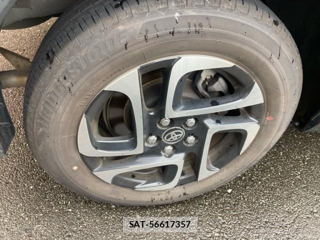 Toyota SIENTA 2022-08 8882123-4