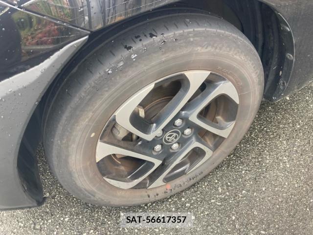 Toyota SIENTA 2022-08 8882123-6