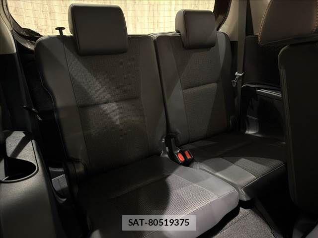 Toyota SIENTA 2018-03 8884340-10