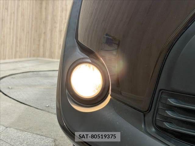 Toyota SIENTA 2018-03 8884340-14