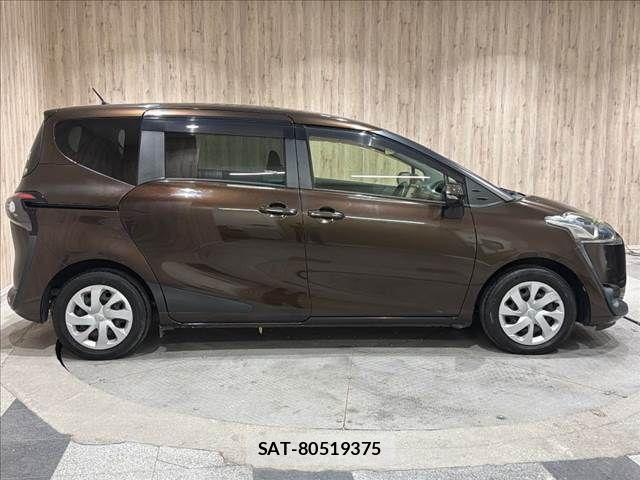 Toyota SIENTA 2018-03 8884340-18
