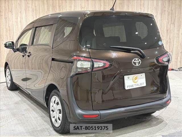 Toyota SIENTA 2018-03 8884340-21