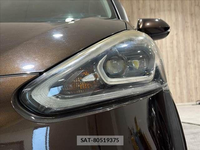 Toyota SIENTA 2018-03 8884340-24