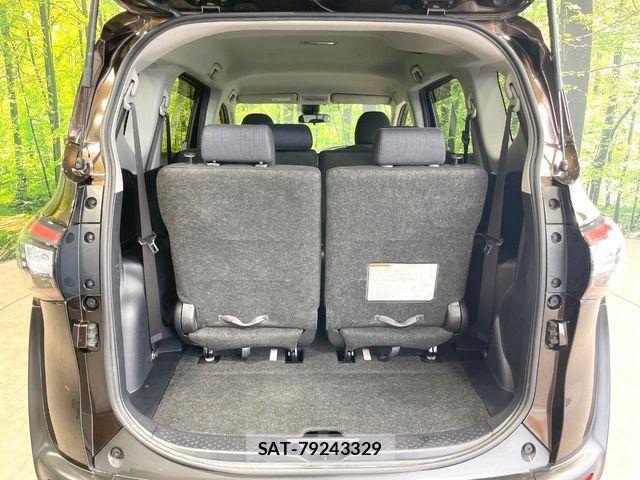Toyota SIENTA 2017-01 8884343-10