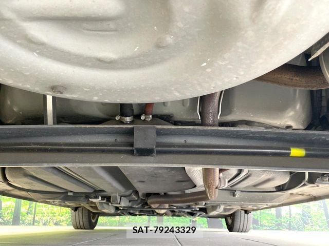 Toyota SIENTA 2017-01 8884343-18
