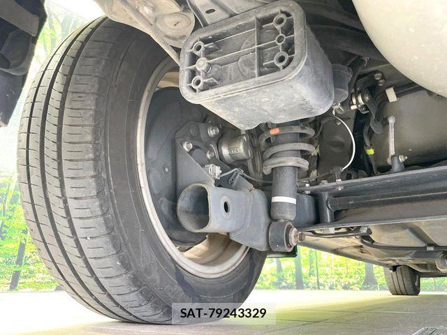 Toyota SIENTA 2017-01 8884343-19