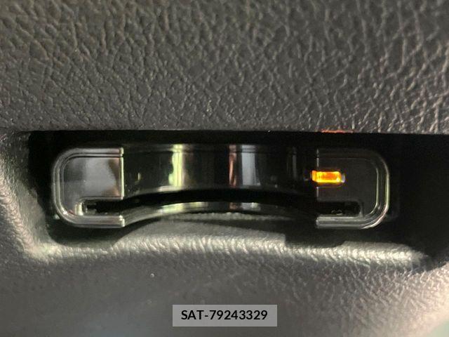 Toyota SIENTA 2017-01 8884343-6