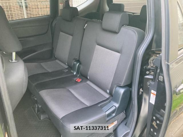 Toyota SIENTA 2019-09 8884341-11