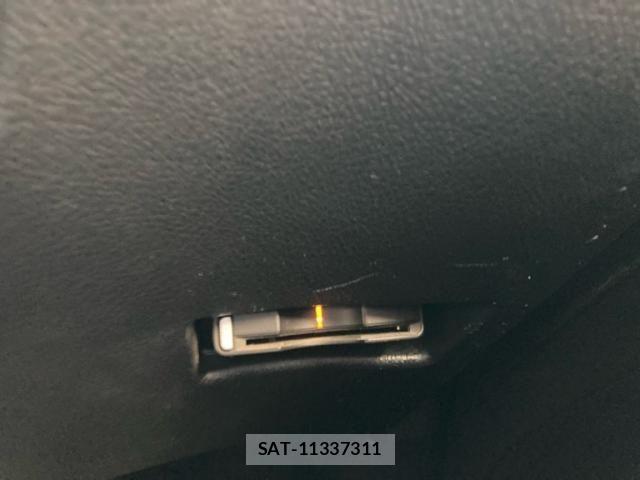 Toyota SIENTA 2019-09 8884341-18