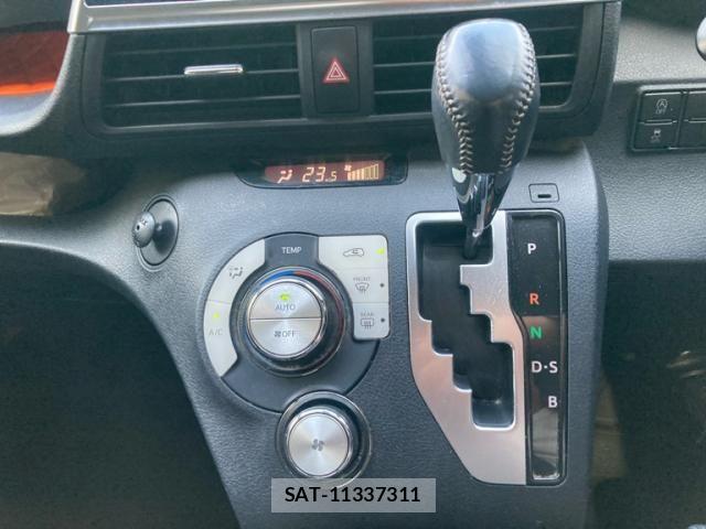 Toyota SIENTA 2019-09 8884341-19