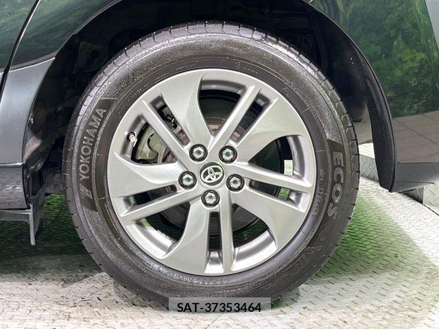 Toyota SIENTA 2017-08 8884339-12