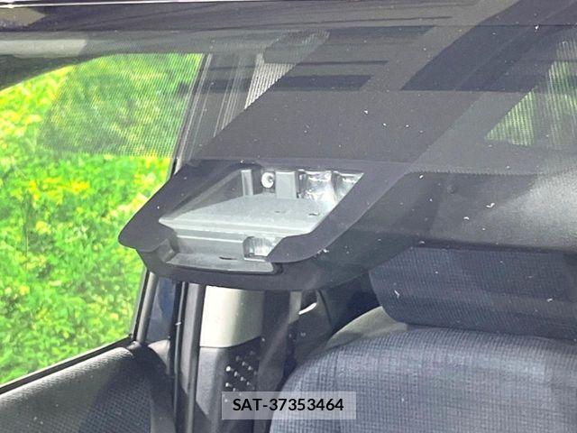 Toyota SIENTA 2017-08 8884339-2