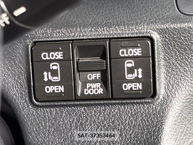 Toyota SIENTA 2017-08 8884339-3