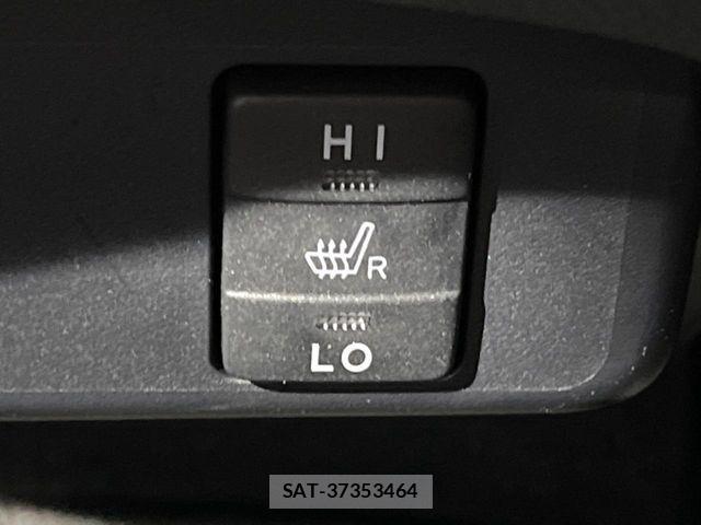 Toyota SIENTA 2017-08 8884339-5