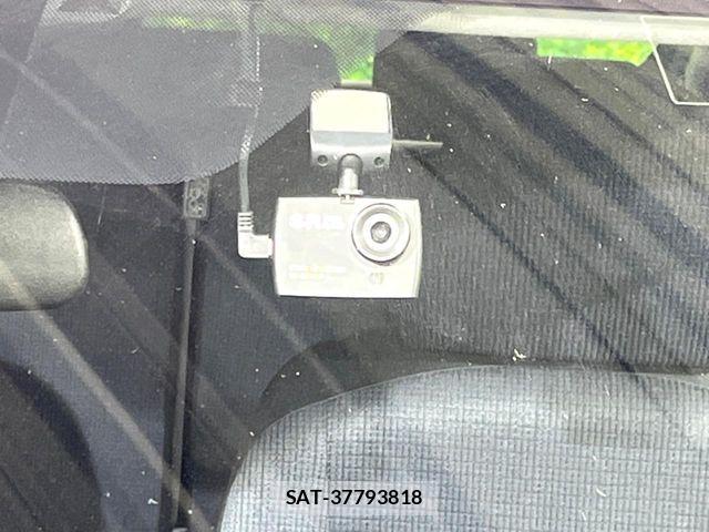 Toyota SIENTA 2016-05 8884342-6
