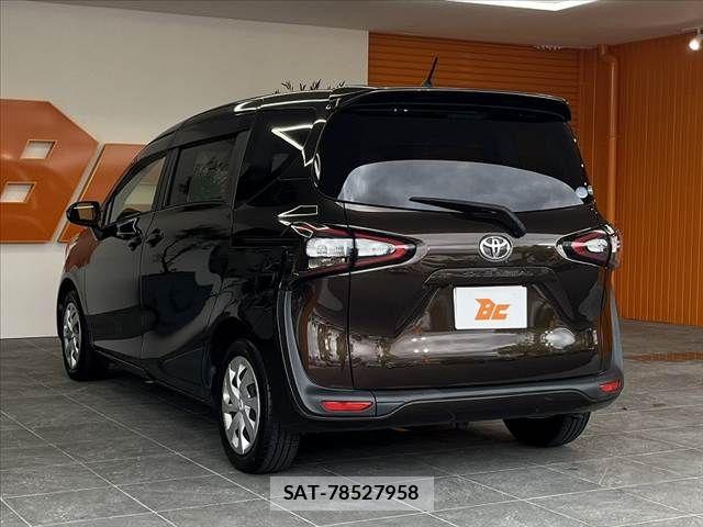 Toyota SIENTA 2017-01 8884345-12