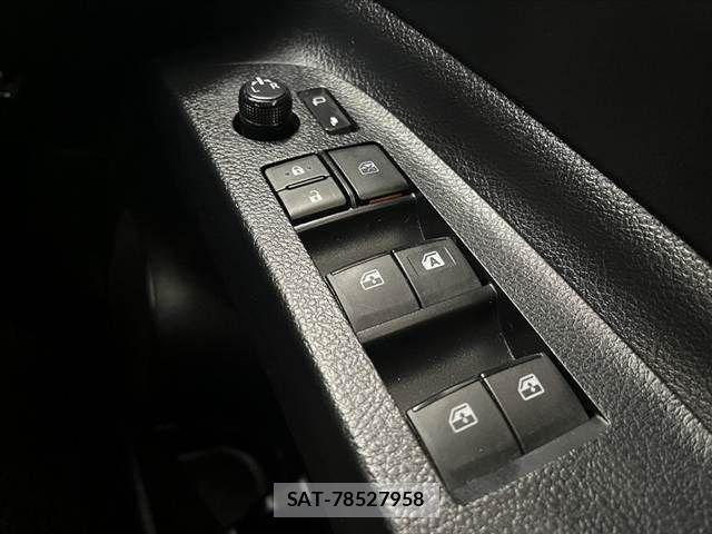 Toyota SIENTA 2017-01 8884345-23