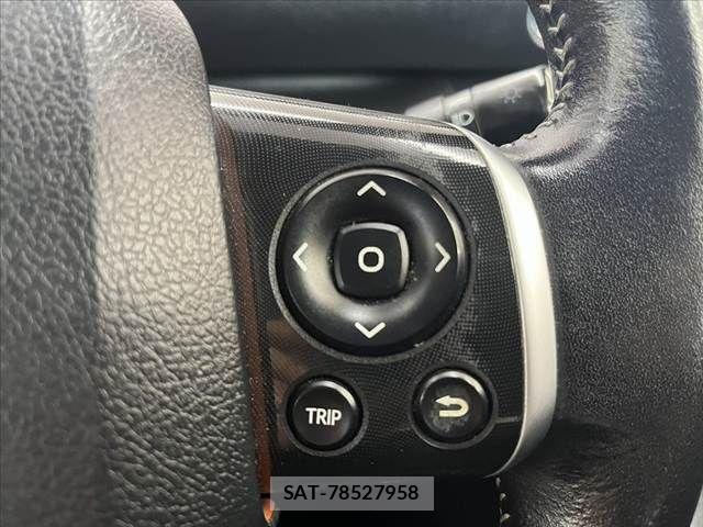 Toyota SIENTA 2017-01 8884345-25