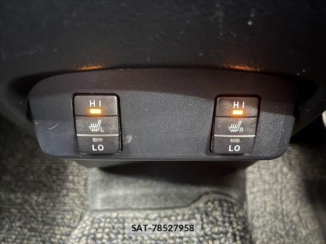 Toyota SIENTA 2017-01 8884345-26