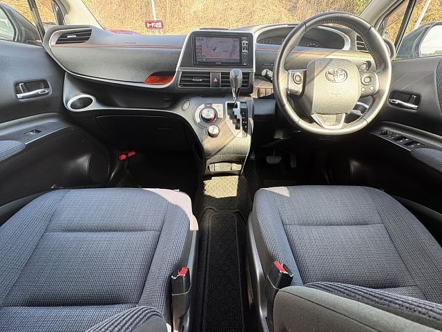 Toyota SIENTA 2017-01 3683385-1