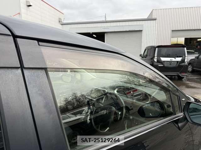 Toyota SIENTA 2015-09 4424015-29