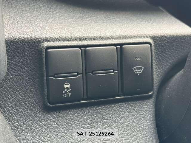 Toyota SIENTA 2015-09 4424015-5