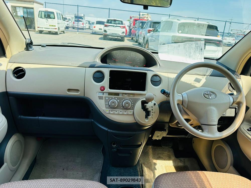 Toyota SIENTA 2013 6631960-12