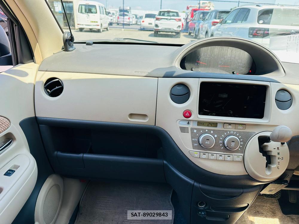 Toyota SIENTA 2013 6631960-17