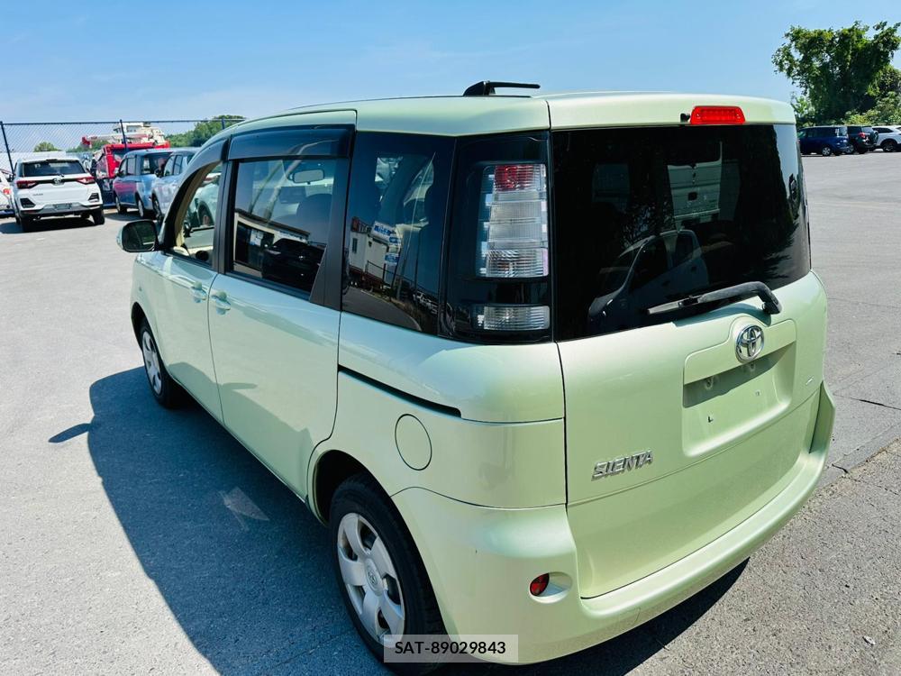 Toyota SIENTA 2013 6631960-2