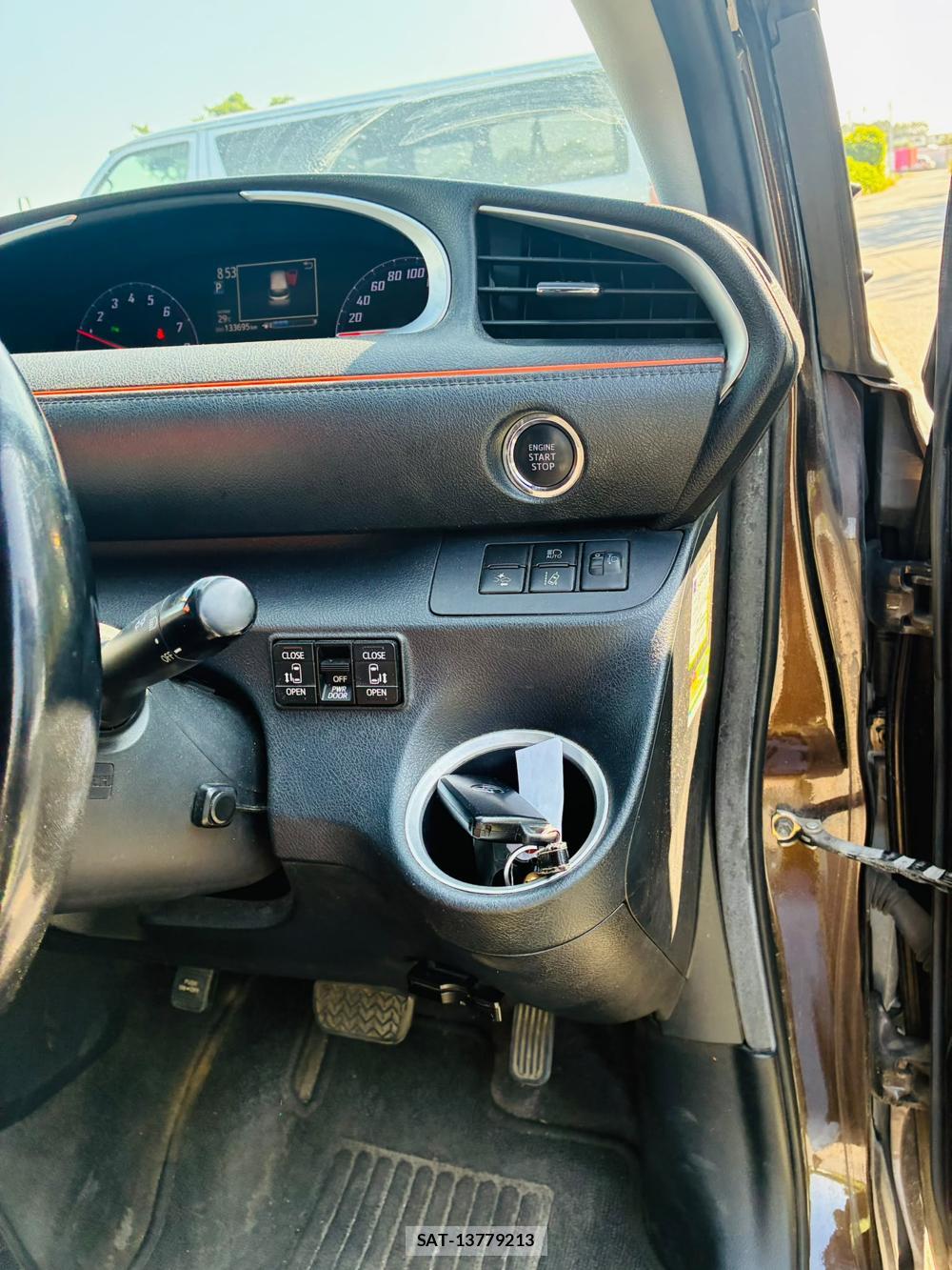 Toyota SIENTA 2019-04 8448991-16
