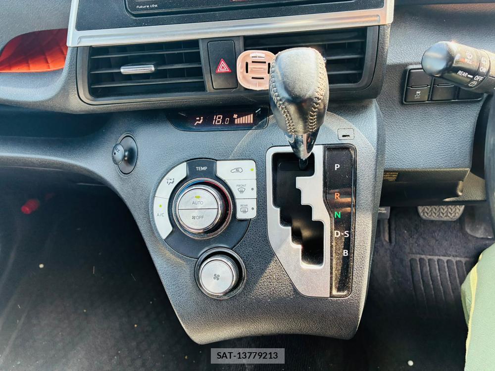 Toyota SIENTA 2019-04 8448991-19