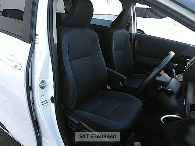 Toyota SIENTA 2016-10 516771-9