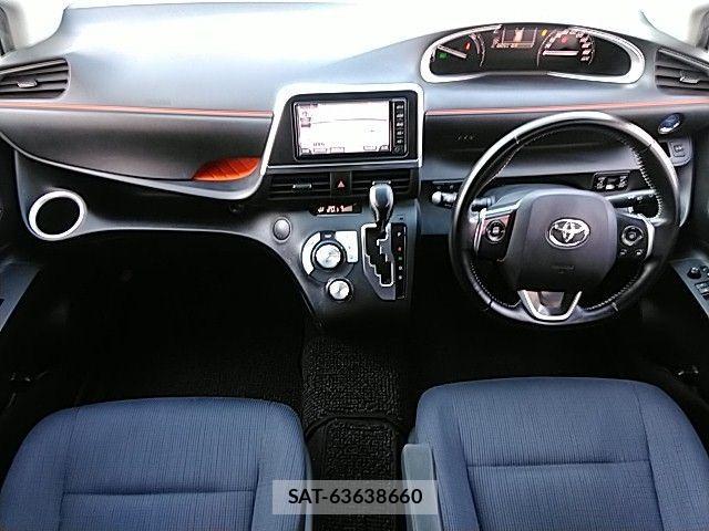 Toyota SIENTA 2016-10 516771-1