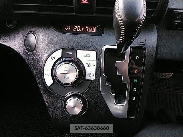 Toyota SIENTA 2016-10 516771-27