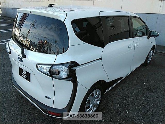 Toyota SIENTA 2016-10 516771-2