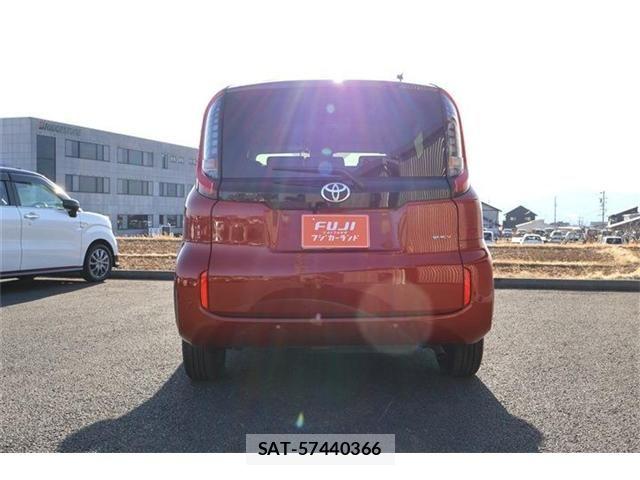 Toyota SIENTA 2024-08 5878526-17