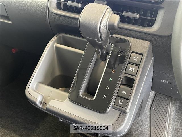 Toyota SIENTA 2026-03 5878530-15