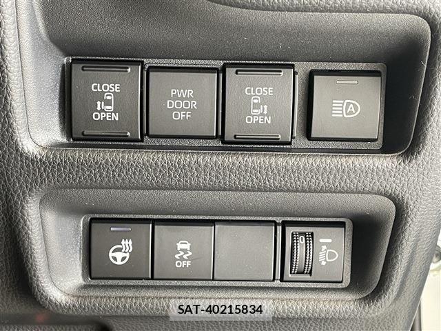 Toyota SIENTA 2026-03 5878530-18
