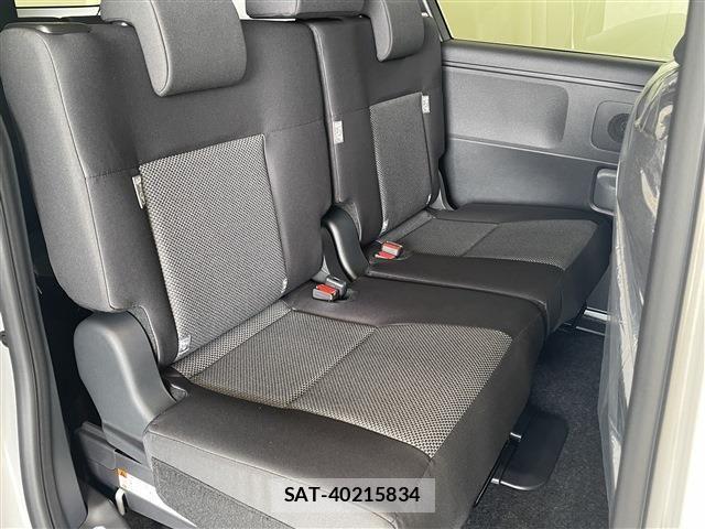 Toyota SIENTA 2026-03 5878530-25