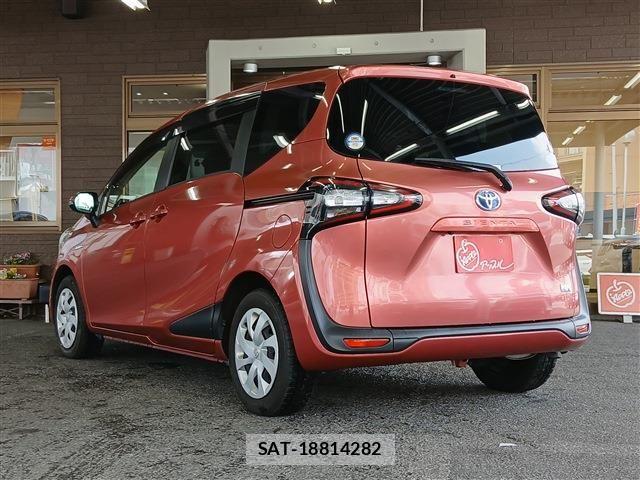 Toyota SIENTA 2015-08 5878658-3