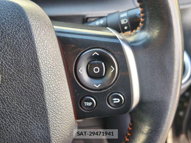 Toyota SIENTA 2017-11 5878647-16