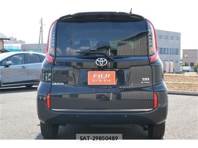 Toyota SIENTA 2023-12 5878519-16