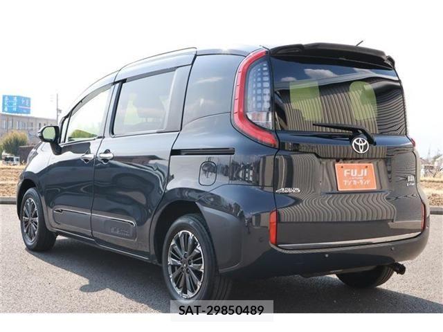 Toyota SIENTA 2023-12 5878519-18