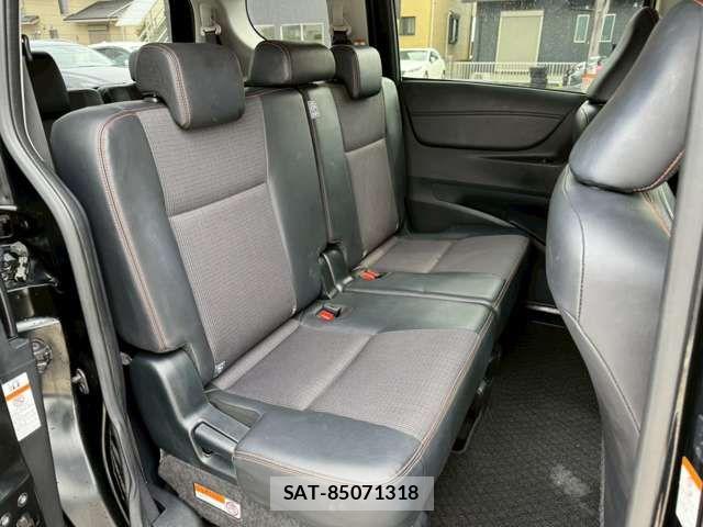 Toyota SIENTA 2018-02 6018760-9