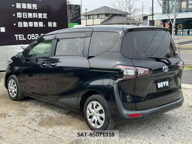 Toyota SIENTA 2018-02 6018760-15